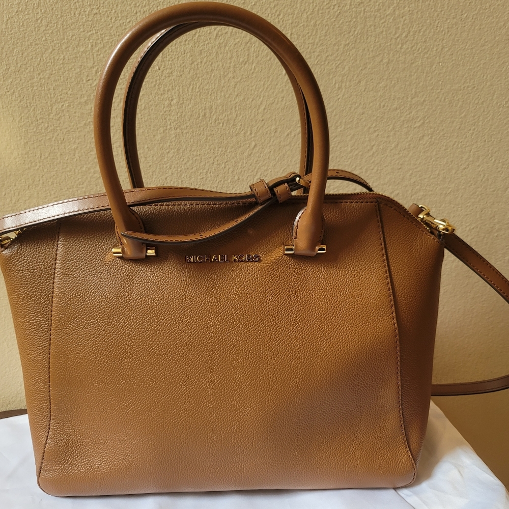 Michael Kors crossbody - Picture 6 of 16